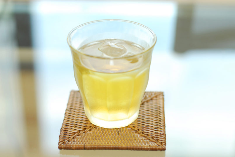 「緑茶のうがい」がインフルエンザの予防に有効かを調べる